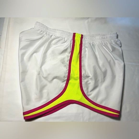 NIKE Dri-Fit lined shorts Size Large - Picture 4 of 7